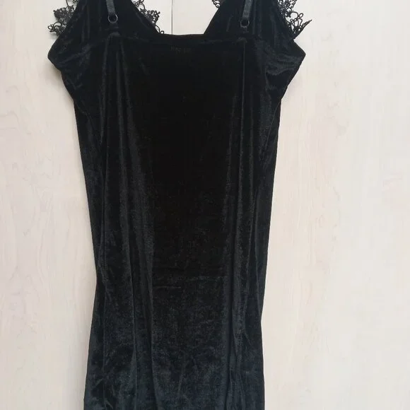Velvet and Lace Mini Dress- Goth - Picture 3 of 5
